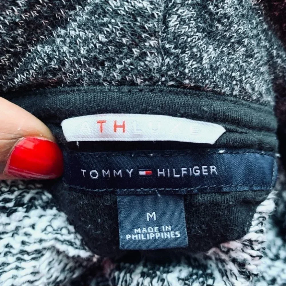 TOMMY HILFIGER  TURTLENECK LOOSE GREY BLACK TOP SWEATER SIZE MEDIUM - Picture 8 of 9